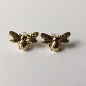 Cute Gold Tone Pierced Bee Earrings!